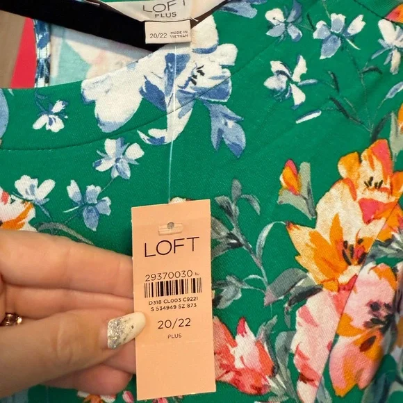 LOFT PLUS  Vibrant Green Floral Mini Dress size 20/22 NWT - Picture 3 of 4
